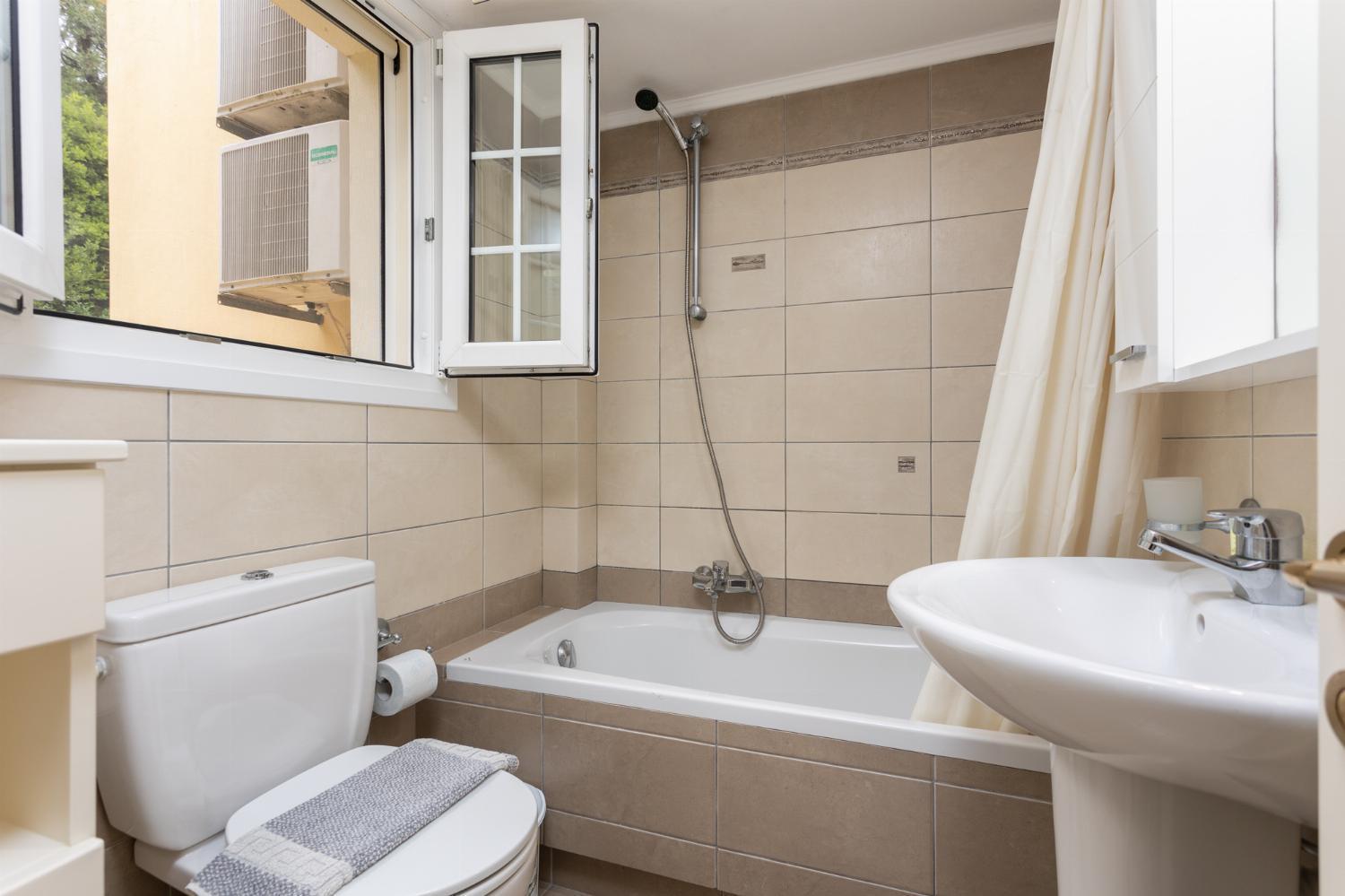 Вилла Ioannas House Ниссаки Экстерьер фото